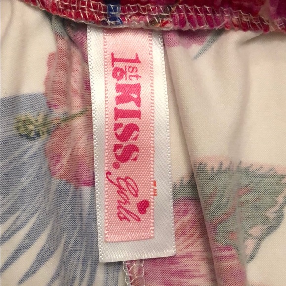 1st Kiss outfit - Picture 4 of 5